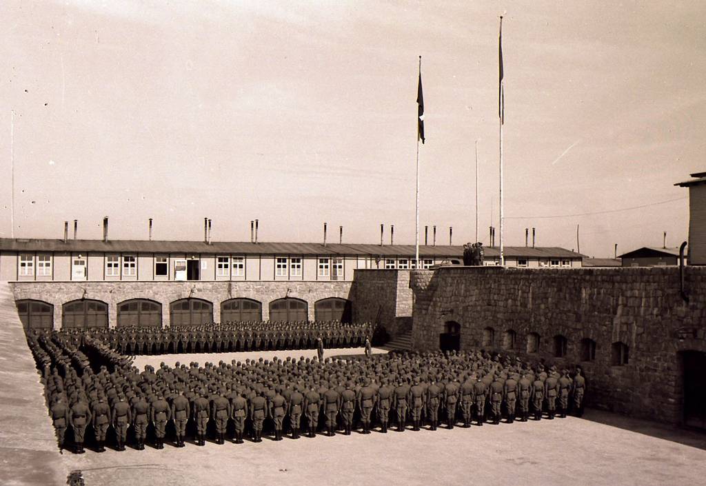Angelobung von SS-Männern in Mauthausen, 20. April 1941 (Foto: KZ-Gedenkstätte Mauthausen / Sammlungen, Sammlung Mariano Constante)