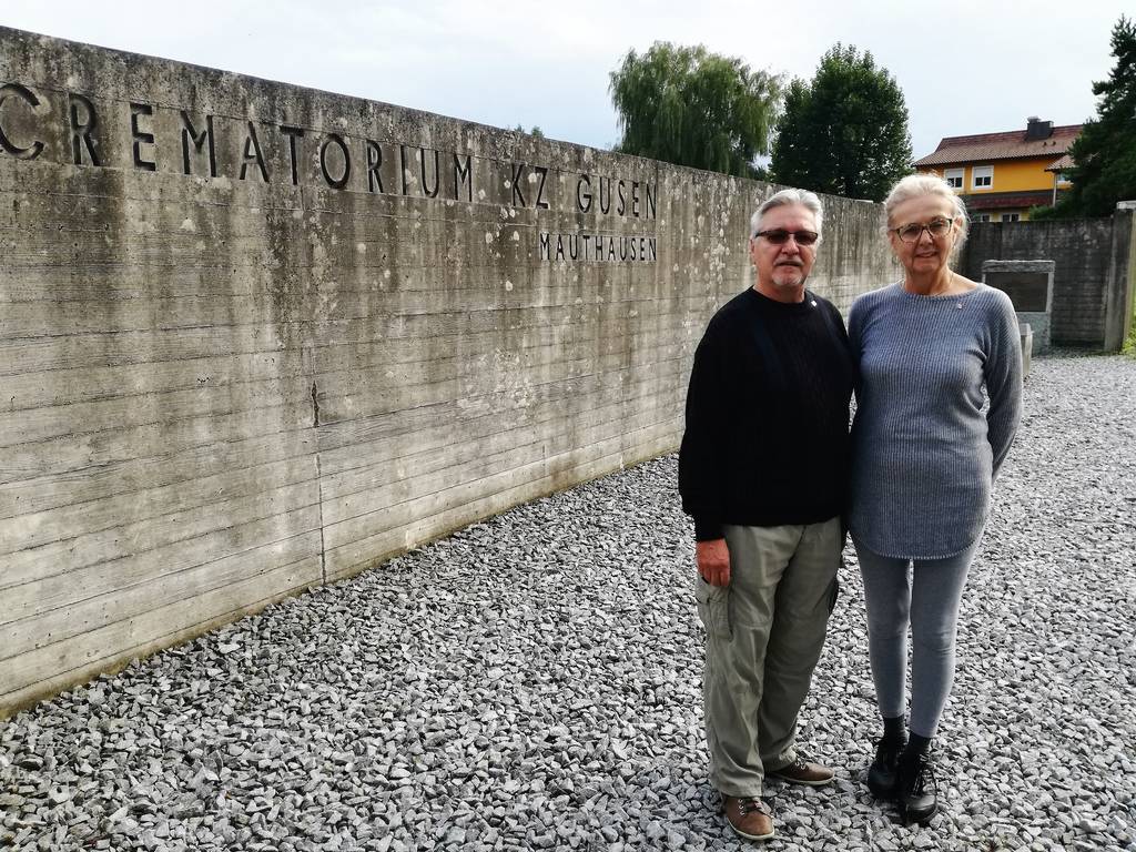 Johannes Dobbek and his wife at the Gusen Memorial (photo credits: Mauthausen Memorial)