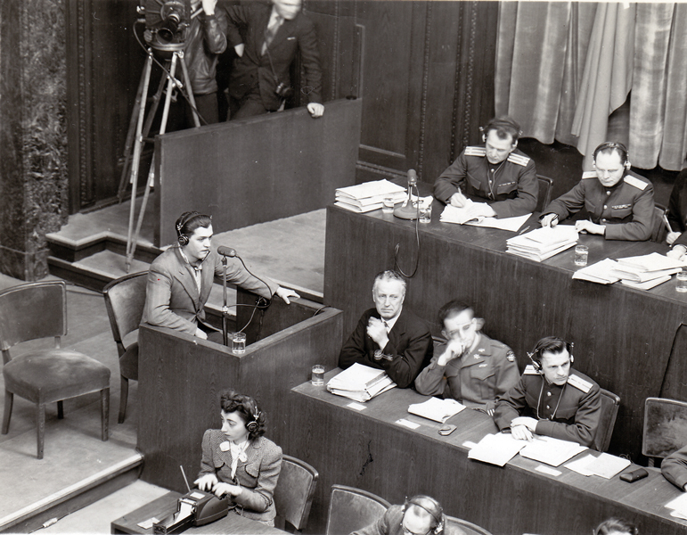 Aussage des Mauthausen-Überlebenden Francisco Boix vor dem Internationalen Militärtribunal in Nürnberg, 1946 (Foto: US National Archives and Records Administration)