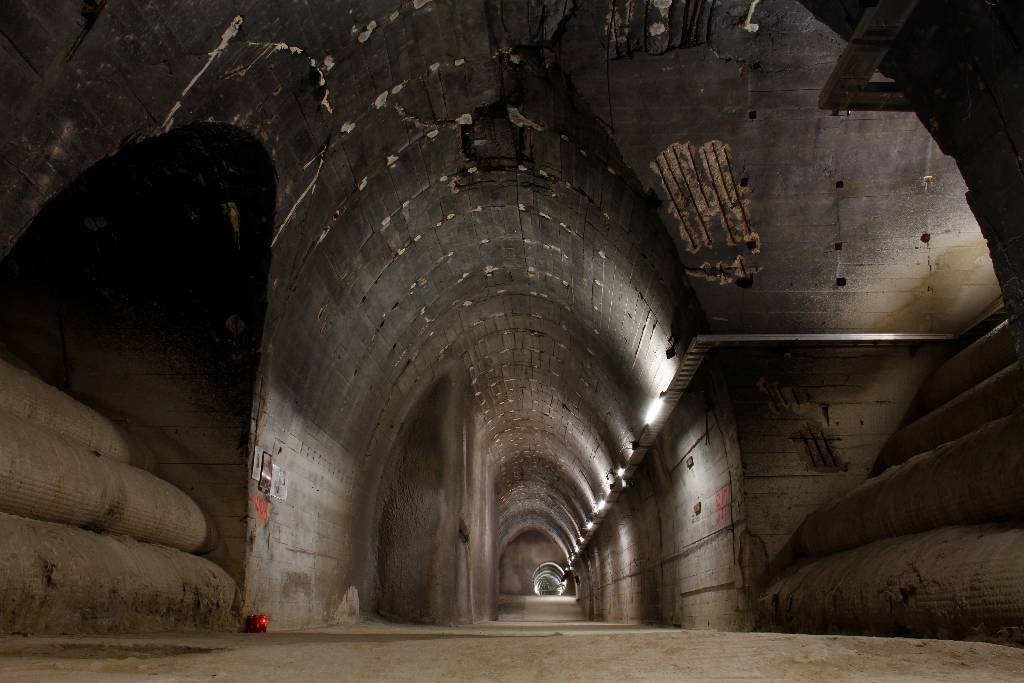 Rundgänge im ehemaligen Stollensystem „Bergkristall“