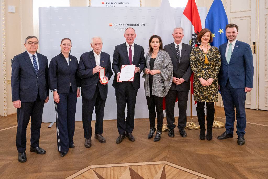Goldenes Verdienstzeichen für Zeitzeugenarbeit: Stanisław Zalewski geehrt