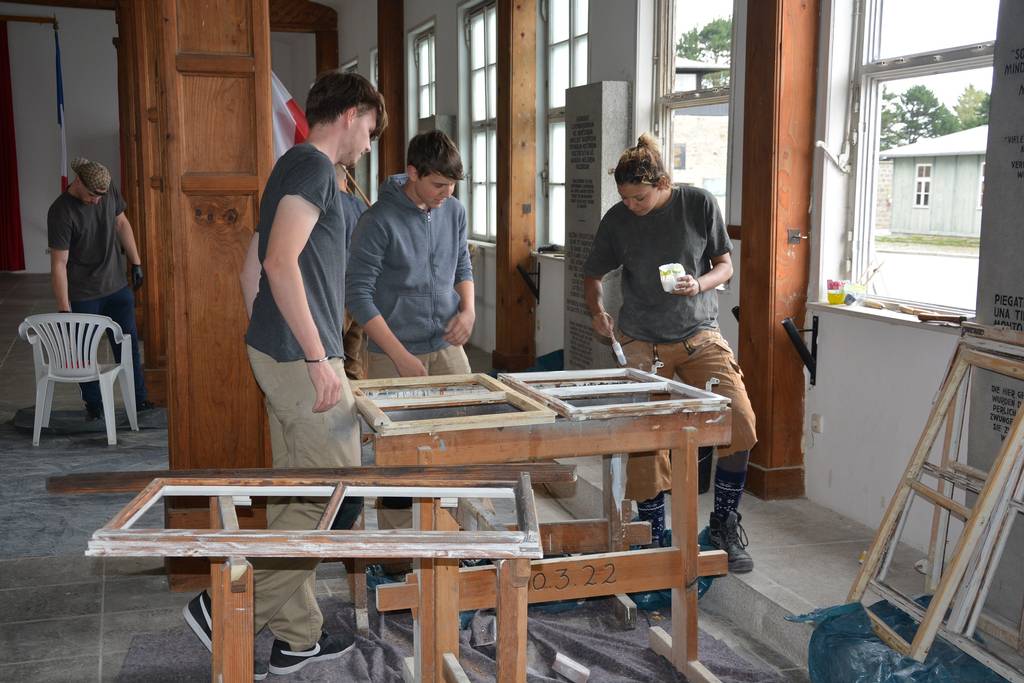 Students Help with Maintenance at the Mauthausen Memorial