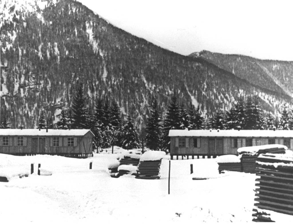 Die Errichtung der Häftlingsbaracken in Ebensee, 1943 (SS-Foto, KZ-Gedenkstätte Mauthausen)