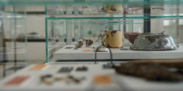 Claudia Theune: Dinge erzählen. Archäologie des KZ-Systems Mauthausen-Gusen