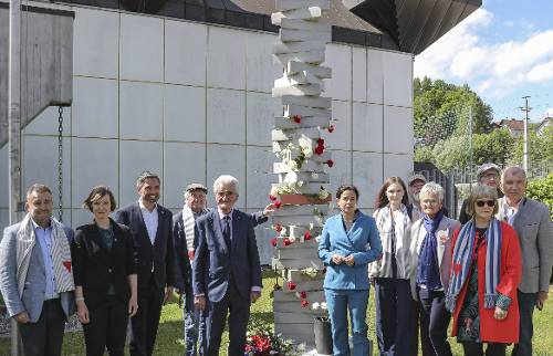 Enthüllung Außenlager-Stele