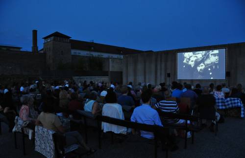 Open-Air-Filmretrospektive Mauthausen: „Rechtsprechung mit ‚Unschuldsvermutung‘ – Stigmatisierung und Traumatisierung der NS-Opfer durch Nachkriegsprozesse“