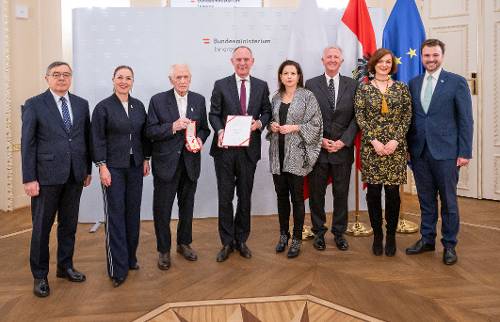 Goldenes Verdienstzeichen für Zeitzeugenarbeit: Stanisław Zalewski geehrt