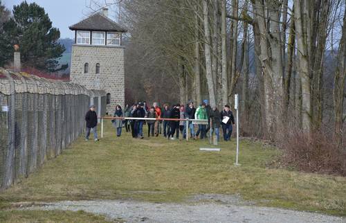 Walking tour of the area around the Mauthausen Memorial